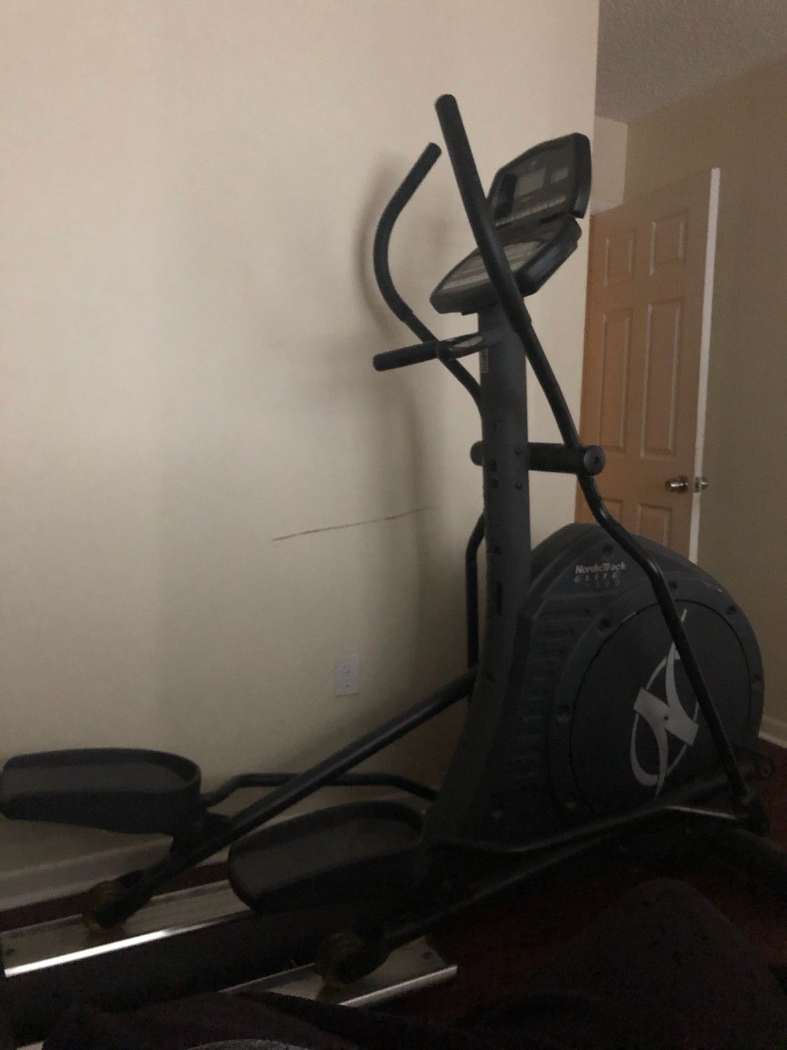 Nordictrack Elite 1300 Elliptical - Gym Grade- -Not your typical small machine- 😁