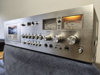 Akai GXC 760D  3 heads and 3 motors.
Cassette Deck Player