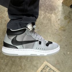 Nike Travis Scott Attacks