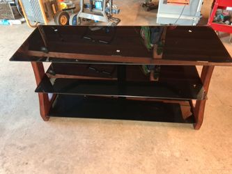 Tempered glass entertainment stand