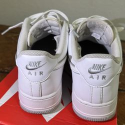 DV0788-100 Air Force 1 ‘07 White Wolf Grey Men’s Size 10.5 US