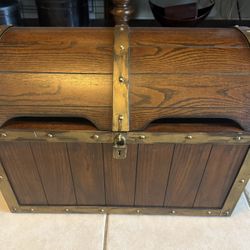 Treasure Chest Wooden Children’s Toy Chest