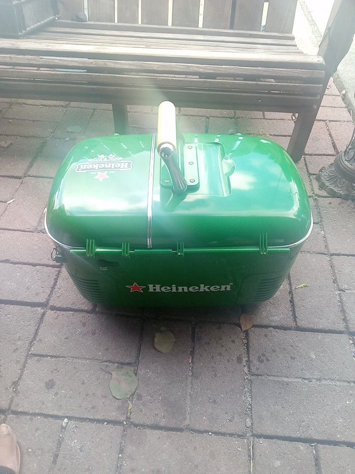 Rare Heineken Cooler & CD With Am/ Fm Radio Player