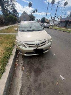 Toyota corola LE sedan 4d