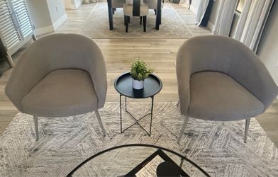 Set of 2 gray chairs