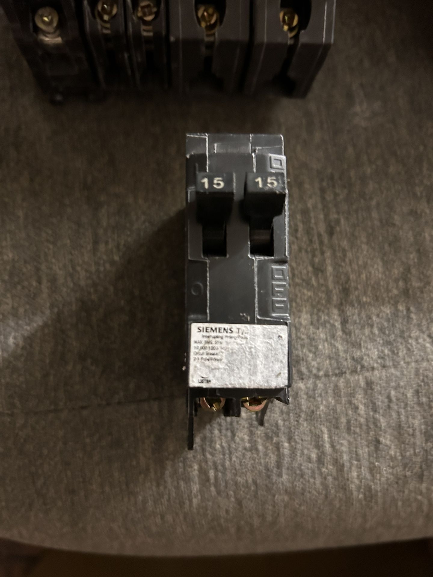Siemens 15 Amp Tandem Single Pole Type QT Circuit Breaker