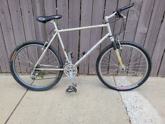 Vintage Marin Pine Mountain Bike. XL Frame. XT Components