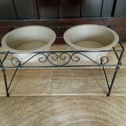 Dog Feeding Station