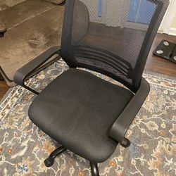 Desk Chair In Good Condition 