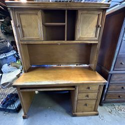 Wood computer desk and hutch