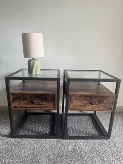 Lamp and 2 nightstands