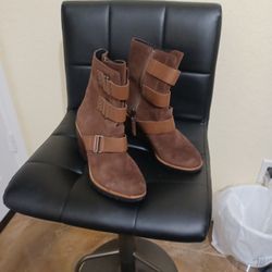 Sorel Woman Suede Buckle Wedge 