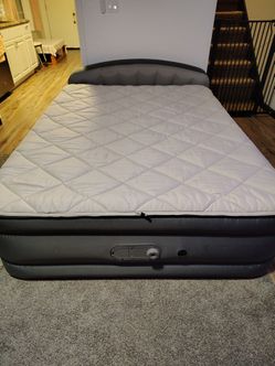 Queen 18" Air mattress