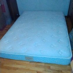 Queen Size Memory Foam Mattress 
