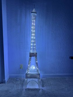 EIFFEL TOWER