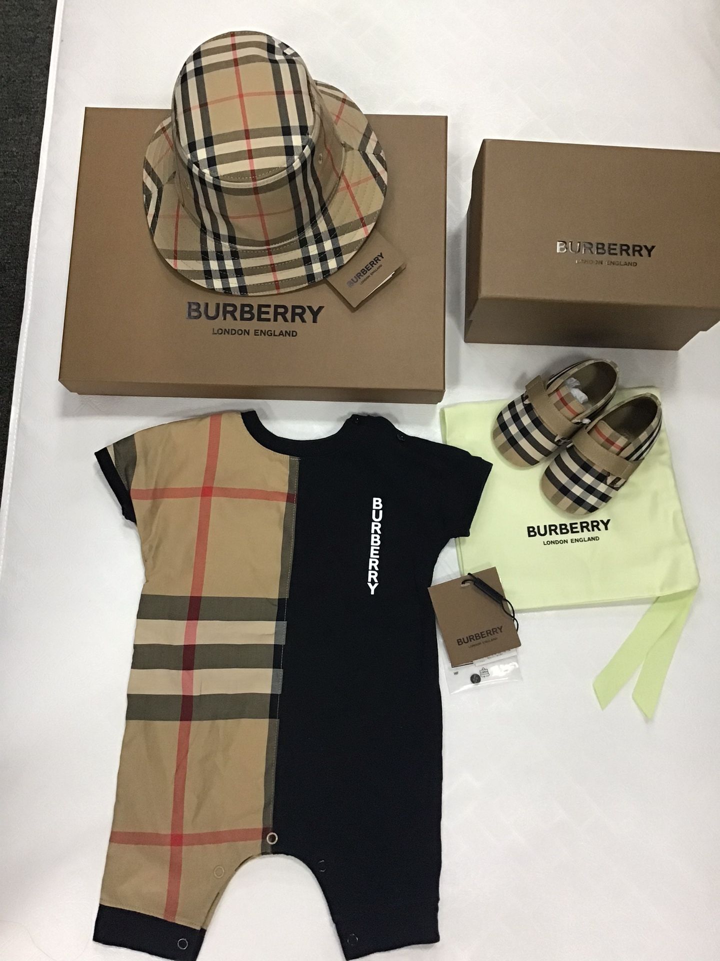 New With Tags Designer 3 Piece Burberry Romper With Hat And Shoes. Size 3 Months. 