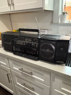 FISHER BOOMBOX