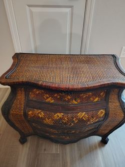 Wicker Bombay antique chest