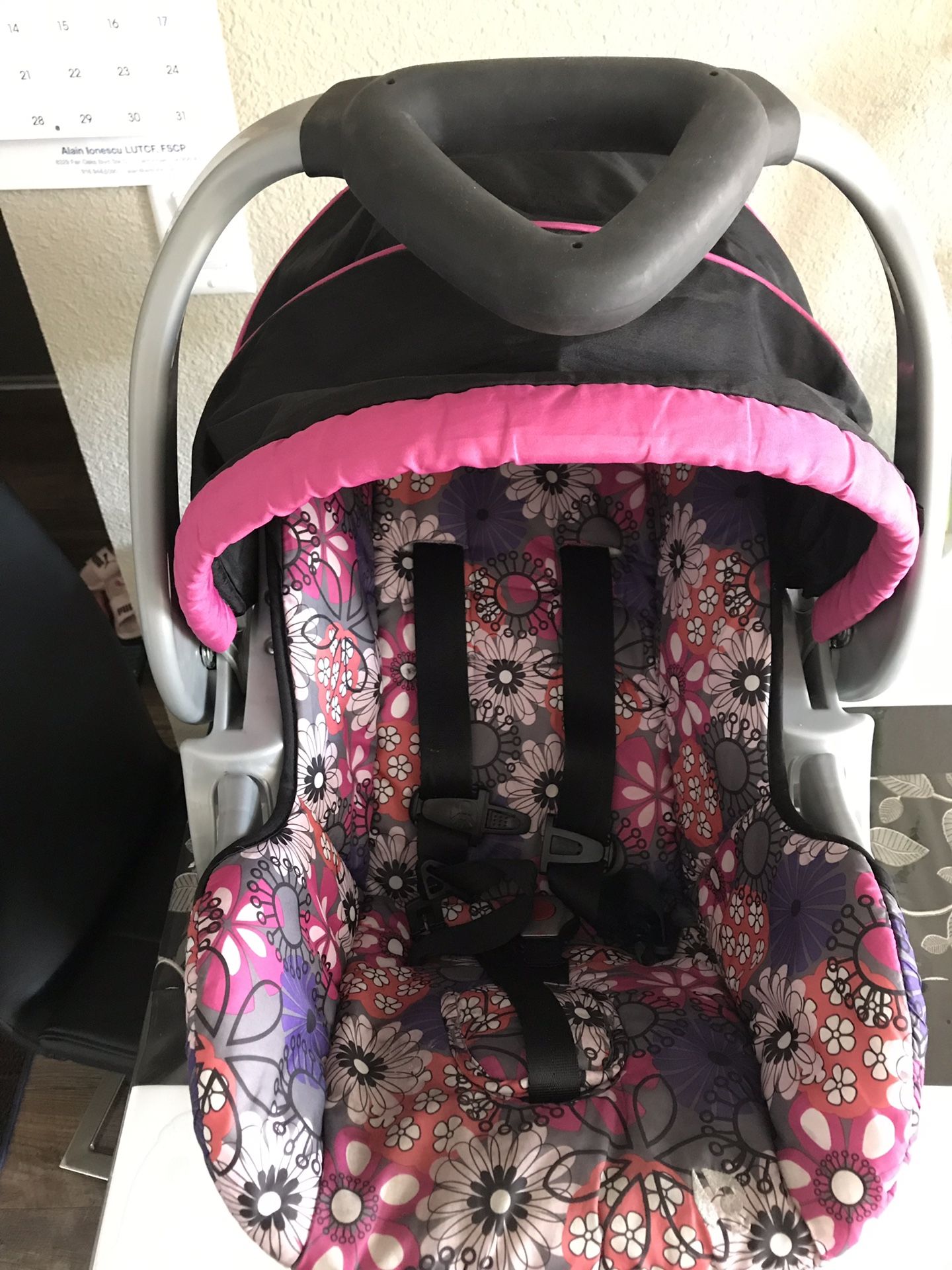 Baby car seat with base