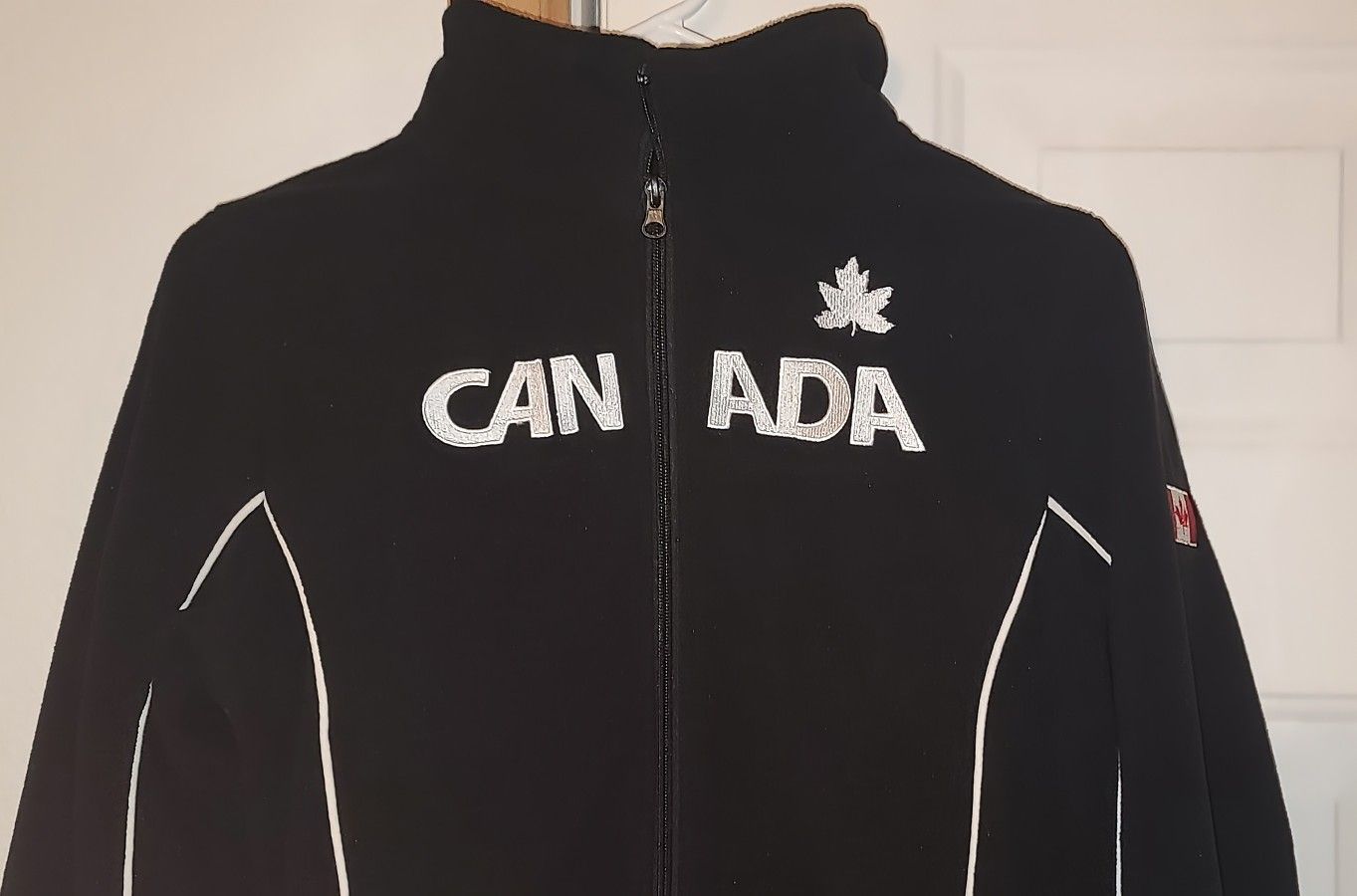 Canada Fleece Youth Small Like New. Bought for 45 in Canada and barely been worn. For boys or girls
