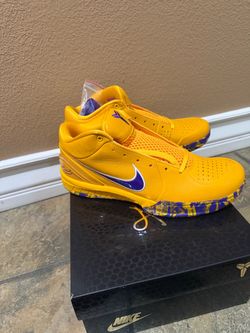 Kobe 4 protro lakers size 10.5 brand new