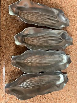 Set of 4 Metal Corn on the Cob Trays