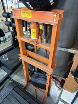 12 Ton Hydraulic Press W/ Accessories