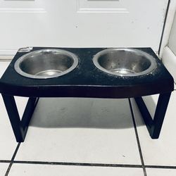 Raised Dog bowl stand 