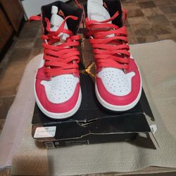 Night Air Jordan 1 Retro High OG Light Fusion And Red Size 8 Men Excellent Condition Only Worn Once