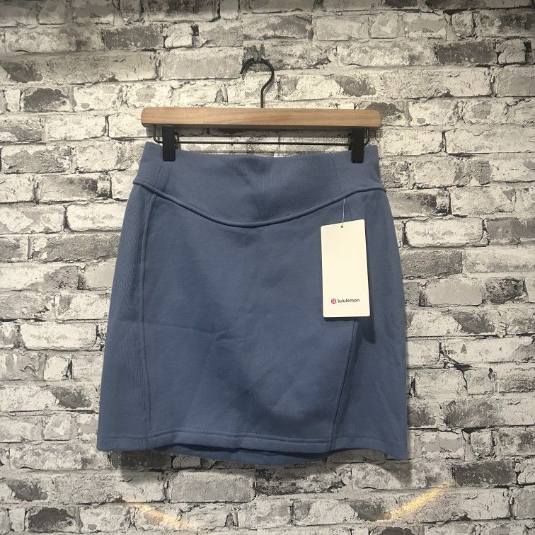 NWT Lululemon Scuba High Rise Mini Skirt Size XS (OASB) LW8ALSS