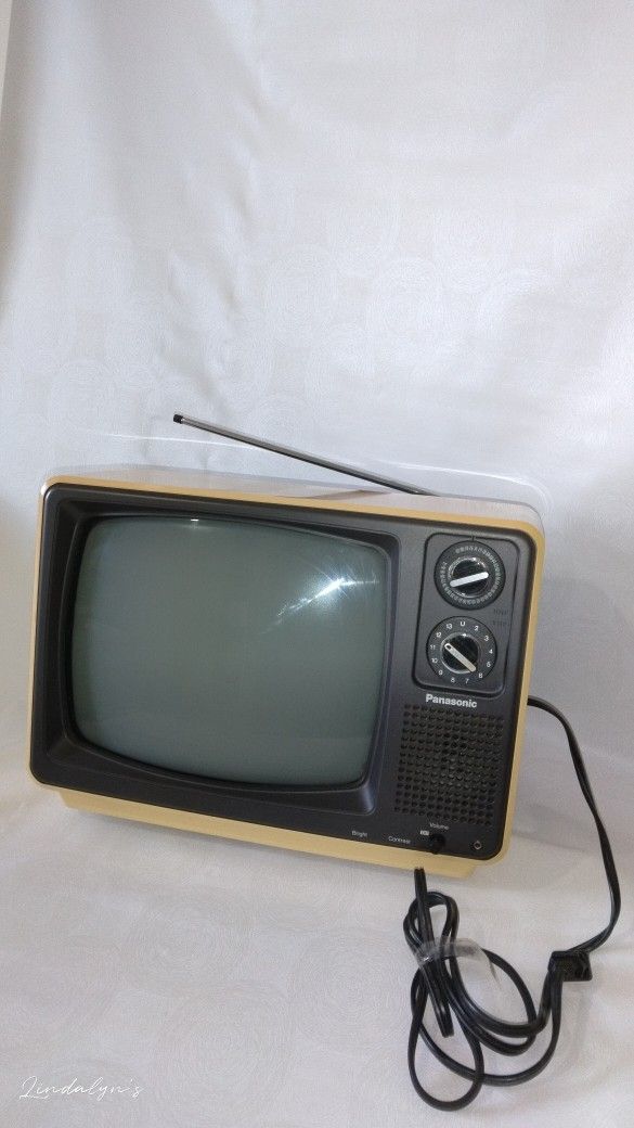 Retro Gaming Ready! Collector's Vintage Panasonic TR-1202T Portable TV Black & White 1979 In Original Box