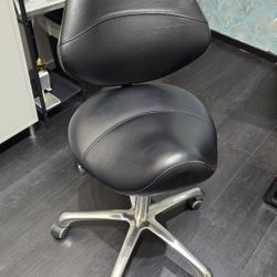 Saddle Stool - Nail Tech - Esthetician Chair