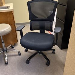 Office Chairs Free