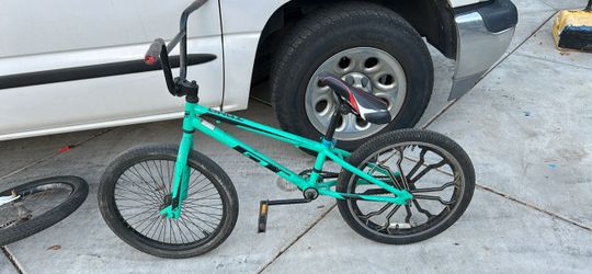 GT Berm BMX Bike Teal Green