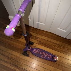 Micro Maxi LED Scooter