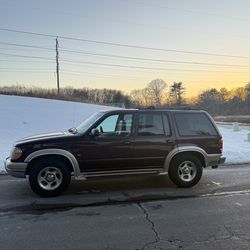 2000 Ford Explorer