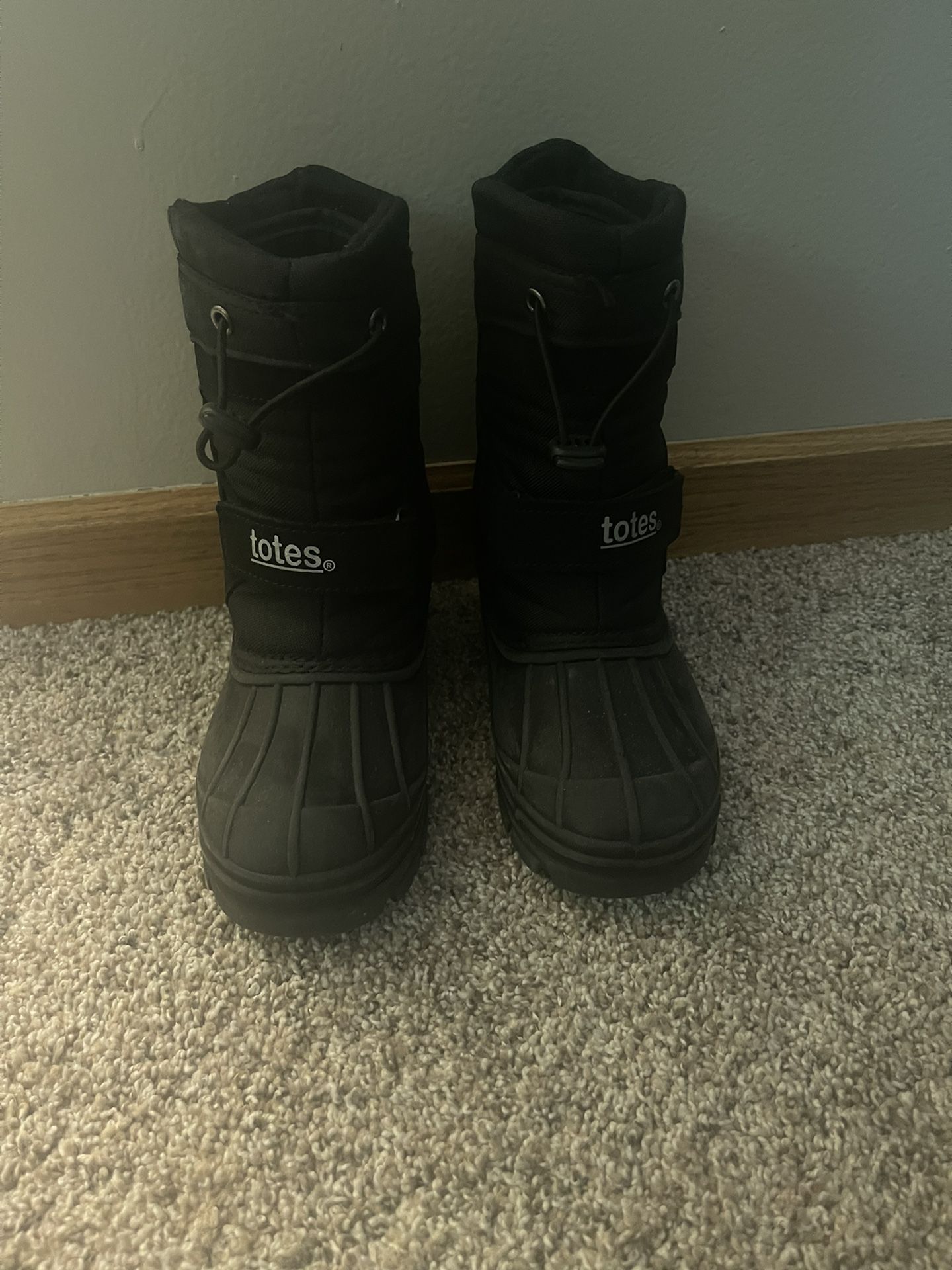 Totes Winter Survivor Size 1 Boys Winter Snow Boots Price Drop