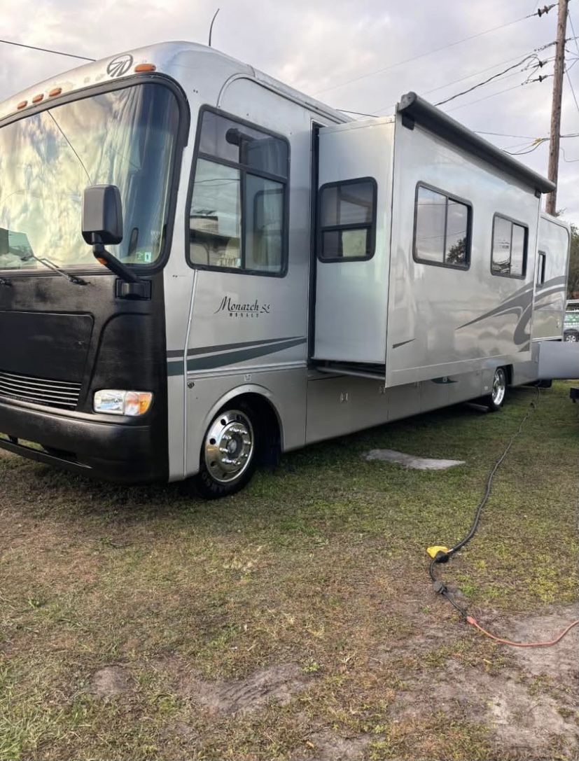 2006 Monoco Mornach