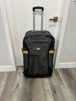High Sierra Sportour 30" 2-Wheel Large Luggage 
