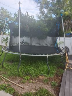 Trampoline 12 ft diameter