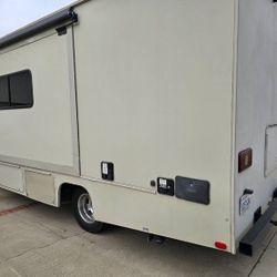 Toy Hauler Wax - Buff Outside Like New