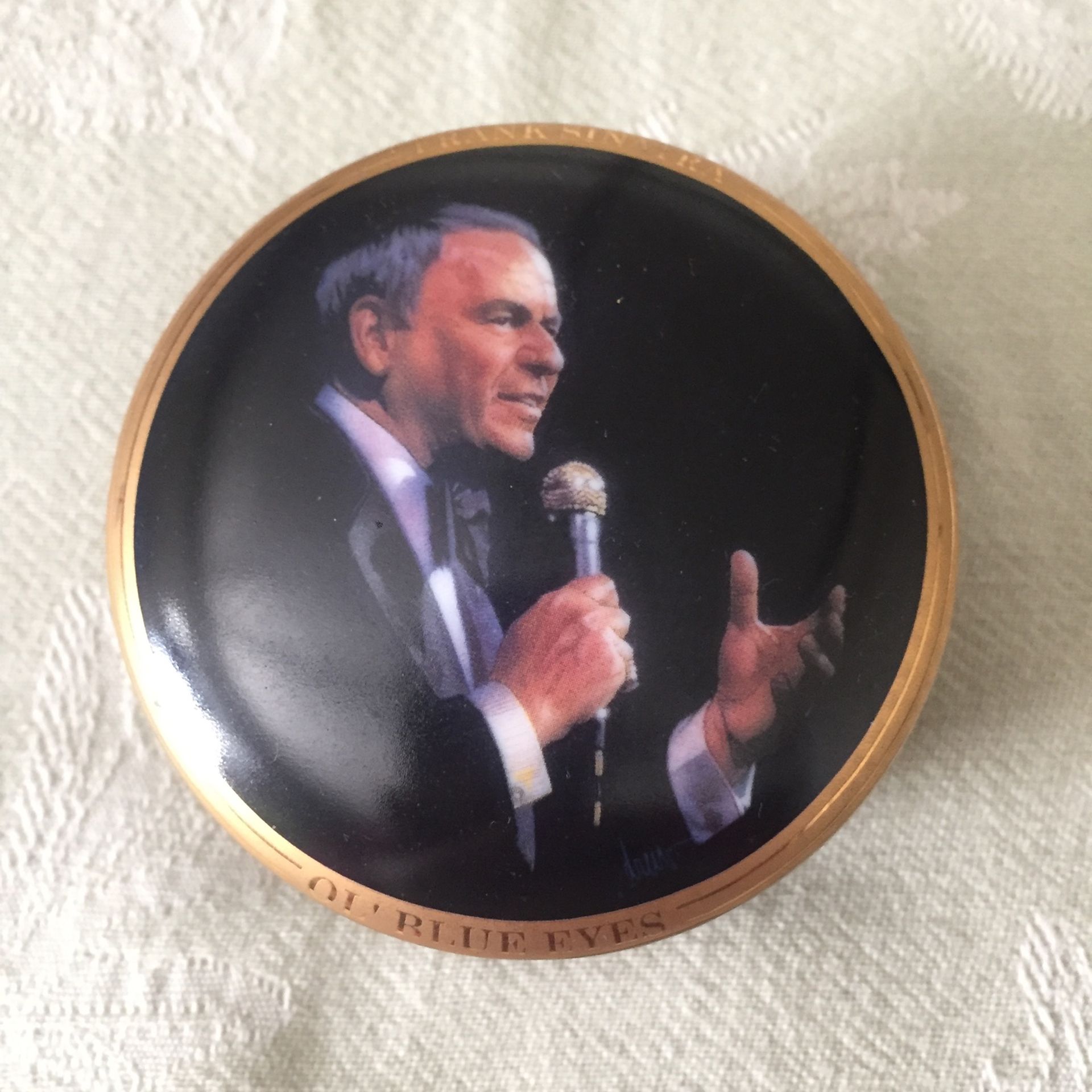 Frank Sinatra music box Limited addition good condition