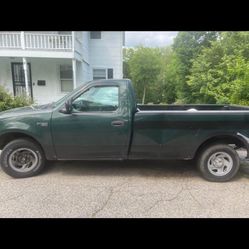 Needs Tow 2004 Ford F15