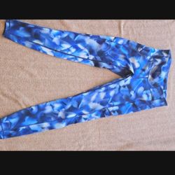 SALE! Lululemon Leggings L-New Retailed For $128