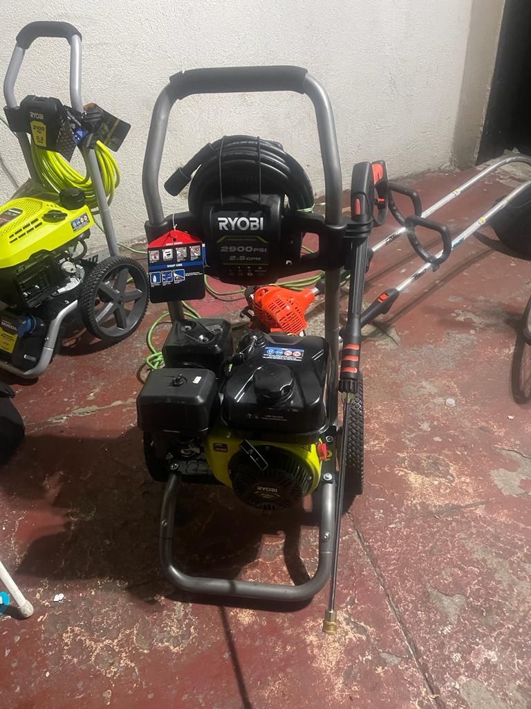 RYOBI 2900 PSI 2.5 GPM Cold Water Gas Pressure Washer for Sale in Los
