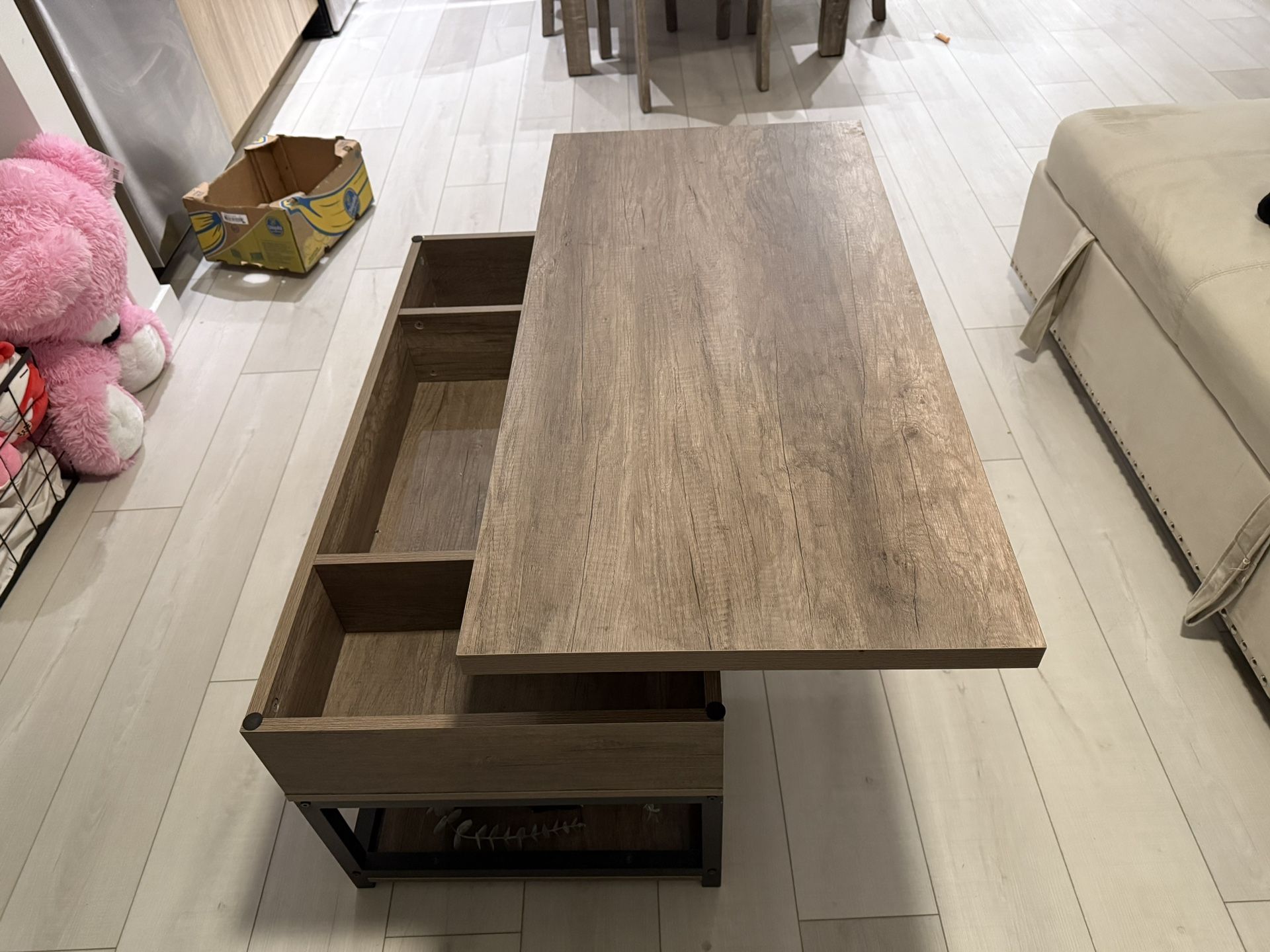 Middle Table