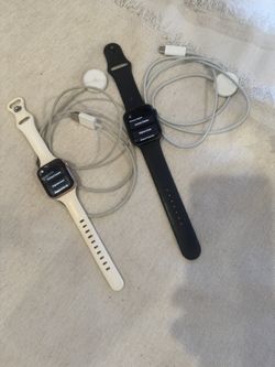 2 Apple Watch SE’s