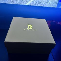 Burberry reversible belt 