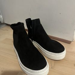 Brand New  Shoes Size 3.5-4Y Or 5.5-6Women, They’re Brand New Or Just Tried On Pickup Near Tully And Monterey Rd SJ cA 95112