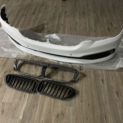 2018 BMW 530i front bumper, grille, fog lights and active shutter housing